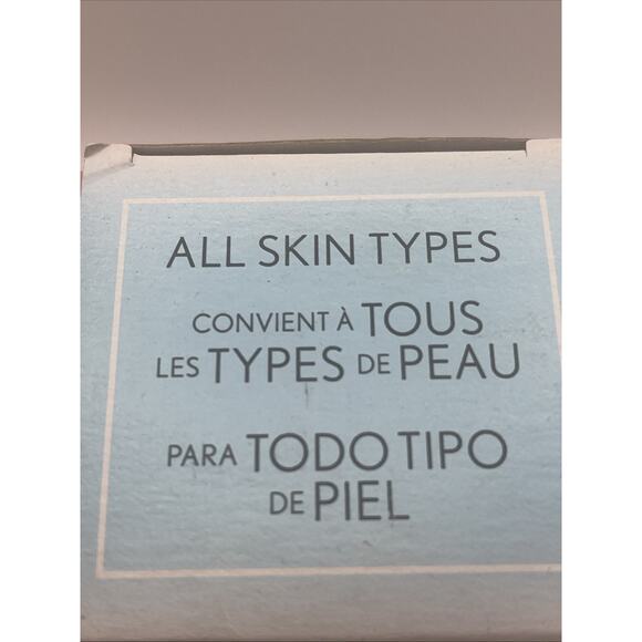 COVERGIRL Clean Fresh Skincare Weightless Water Cream 2 Oz. New in Box - Picture 3 of 5